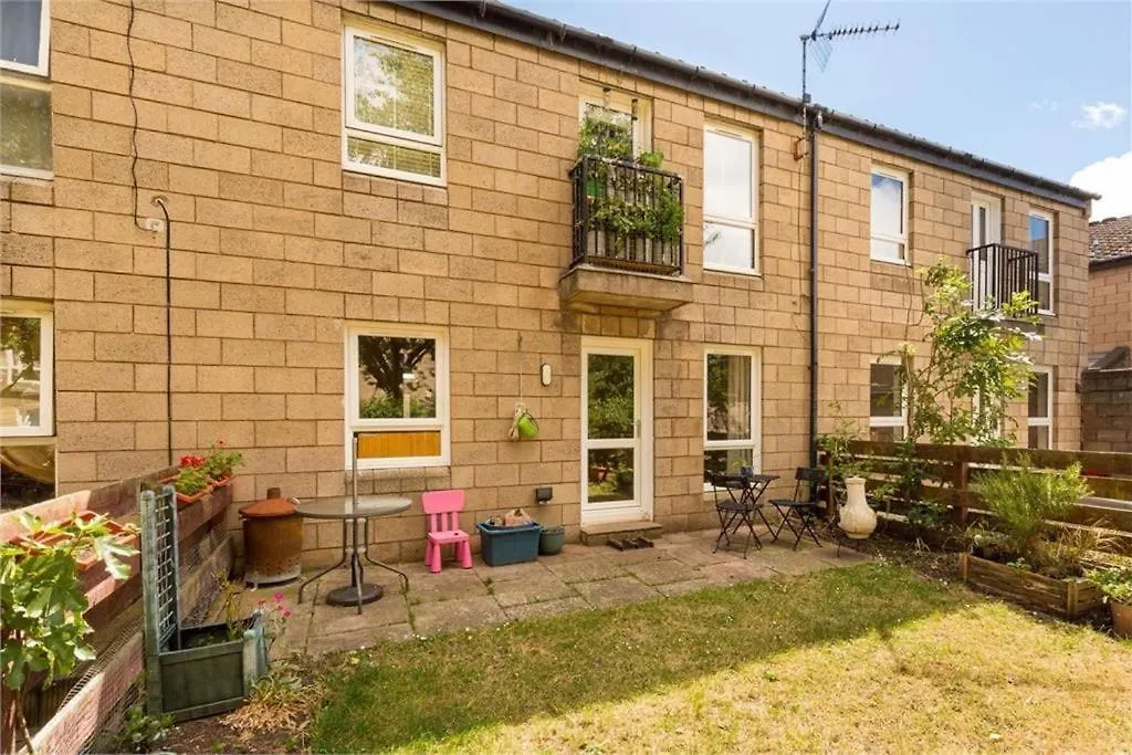 Family Friendly Central Garden Flat Edynburg 0*,